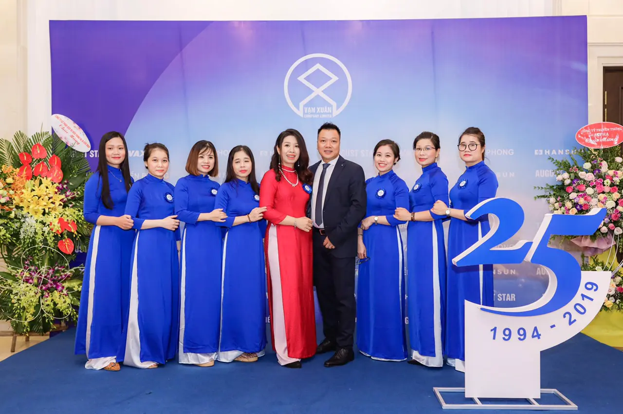 Dây cáp điện Vạn Xuân kỷ niệm 25 năm ngày thành lập 7 Day cap dien Van Xuan ky niem 25 nam ngay thanh lap a1